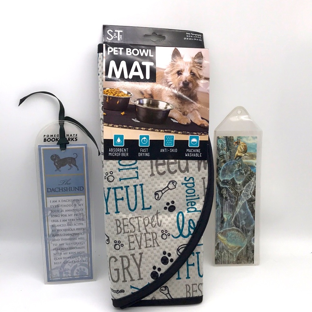 Animal Lot of (3) Items Food Mat & 2 Bookmarks - Picture 1 of 10